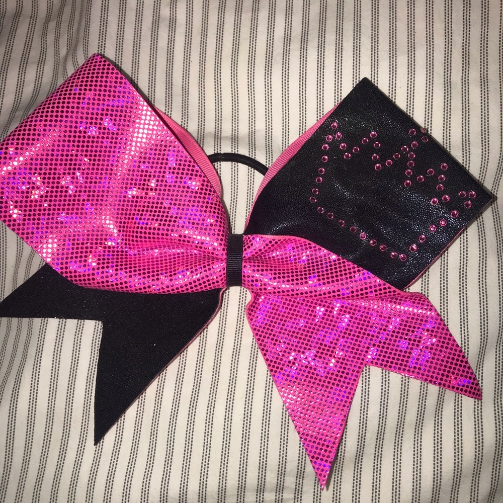 Cheer bow